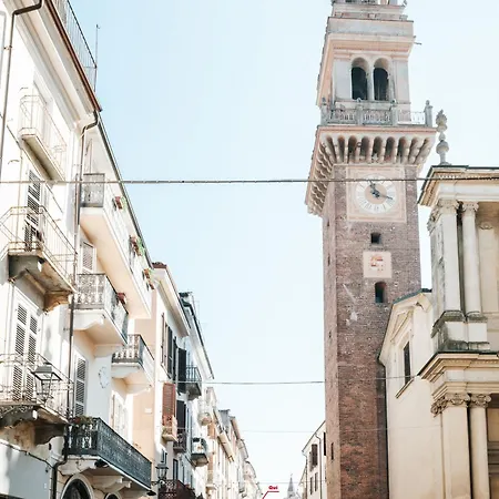 Casale Center カザーレ・モンフェッラート